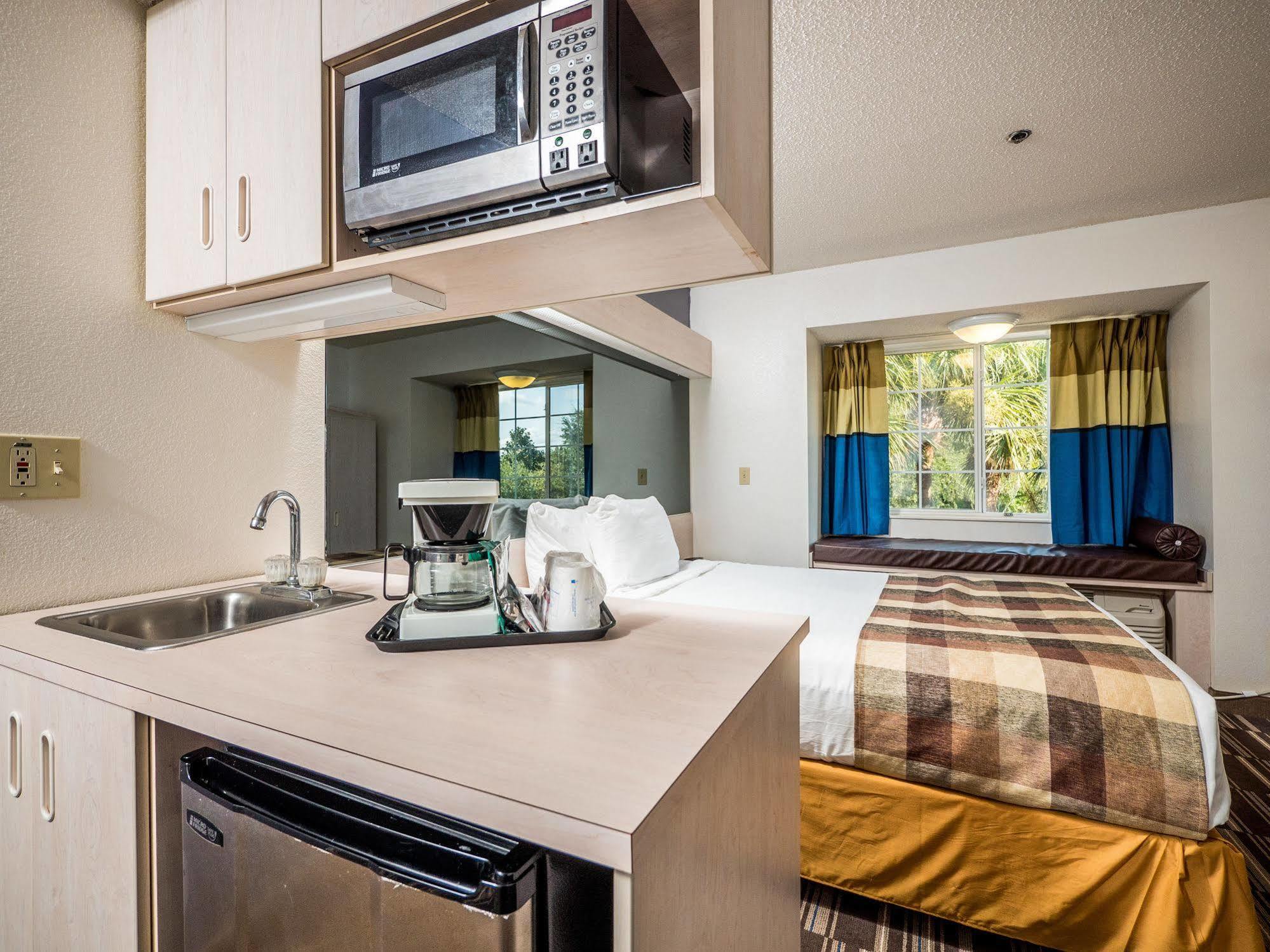 Microtel Inn & Suites By Wyndham Palm Coast I-95 Экстерьер фото